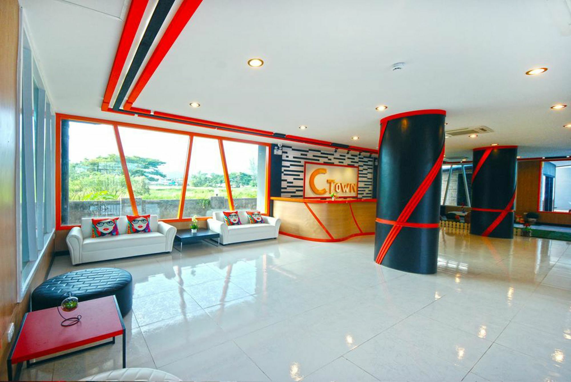 سوراثاني C Tower Hotel المظهر الخارجي الصورة